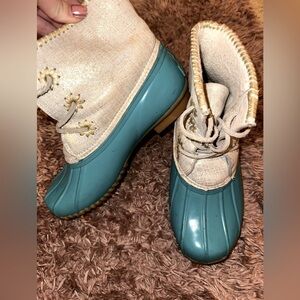 Jack Roger’s Women’s Cream and Teal Duck Boots 7 outdoor rain winter